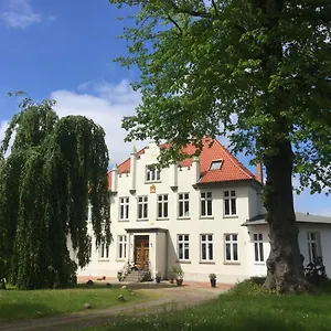 https://herrenhaus-hohewarte.hamburg-hotels-de.com