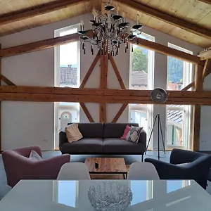 Neu! Im Lueftlmalereck, Hennalahaus Apartment