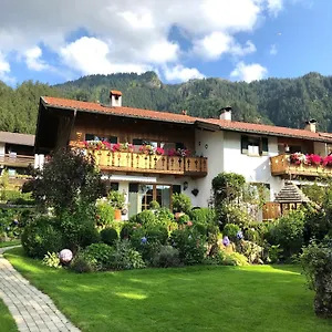 Mitteldorf Apartment